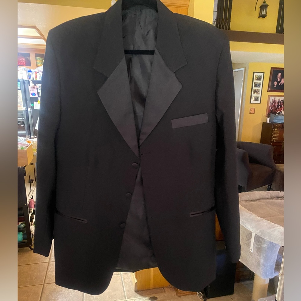 Men’s tuxedo jacket black. Brand:Felicce Rovelli